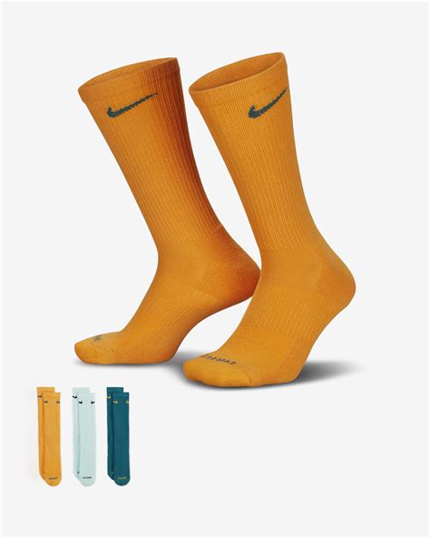 nike everyday plus socks review.